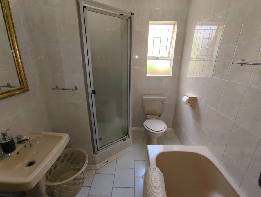 To Let 3 Bedroom Property for Rent in Pentagon Park Free State